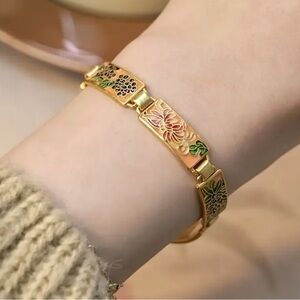New, 24k gold plated Elegant “Four Seasons” Bracelet